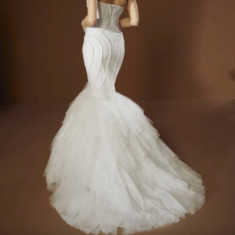 PRONOVIAS - 'Lana' Wedding Dress - Size US10 - MSRP $6290 - NWT - SAVE $5000 - Picture 11 of 12